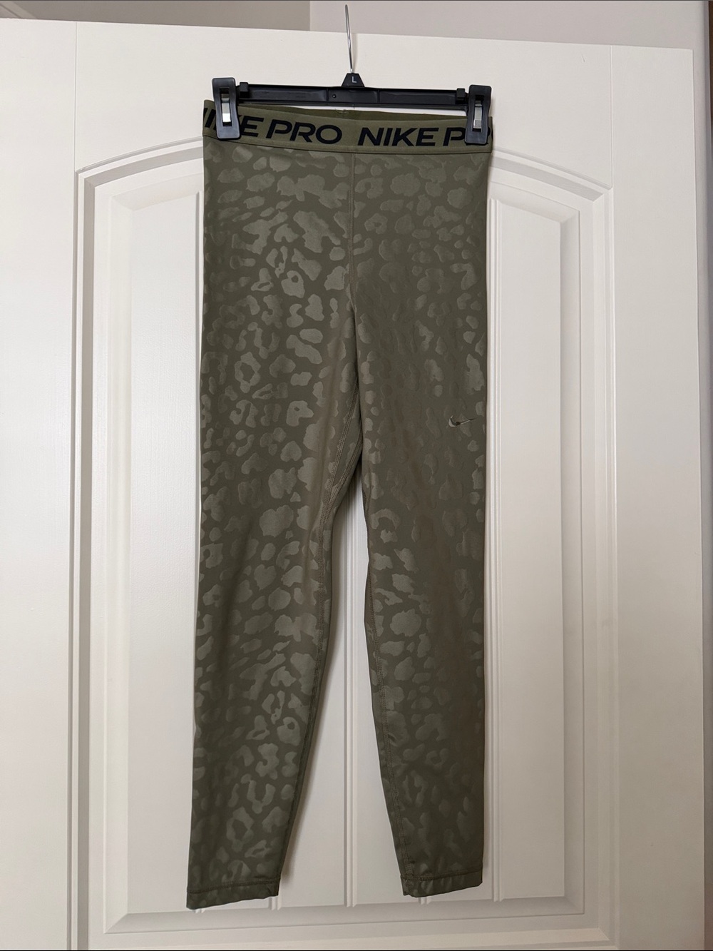 Nike Olive Green Leopard Jacquard Leggings